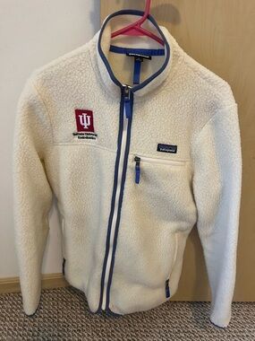 Patagonia Women’s Cream Full-Zip Fleece Jacket. Medium.